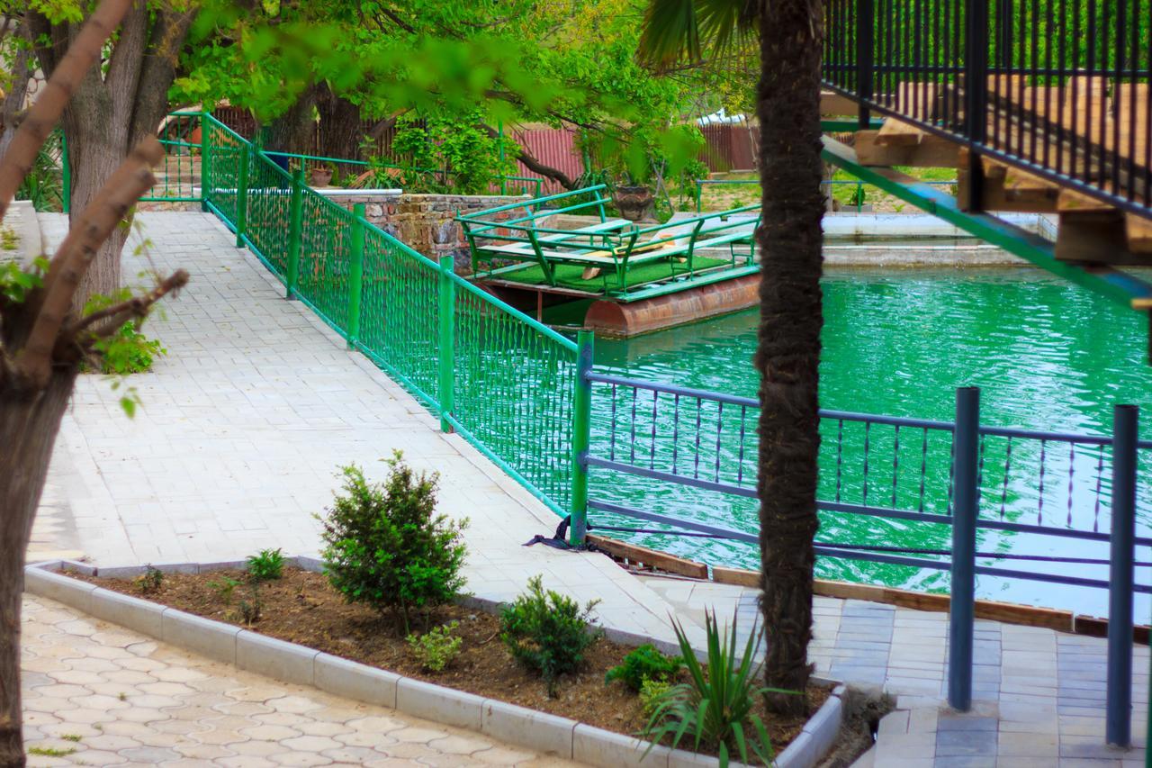 Hotel Amiran'S Lake Tiflis Exterior foto